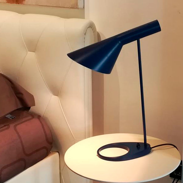 Louis Poulsen - AJ Table Lamp | Metropolis