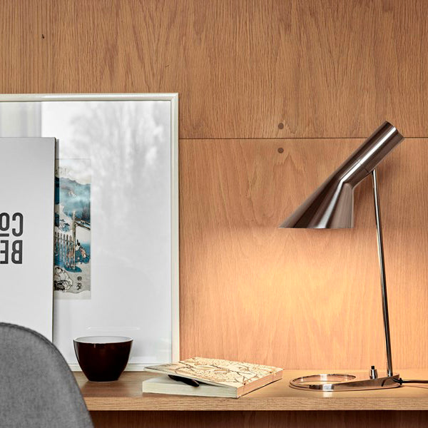 Louis Poulsen - AJ Table Lamp | Metropolis