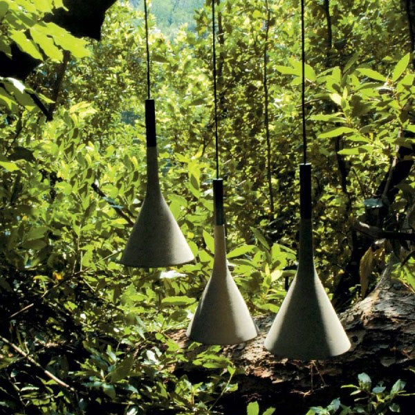 Aplomb Outdoor di Foscarini – La luce che scolpisce l’eleganza all’aperto