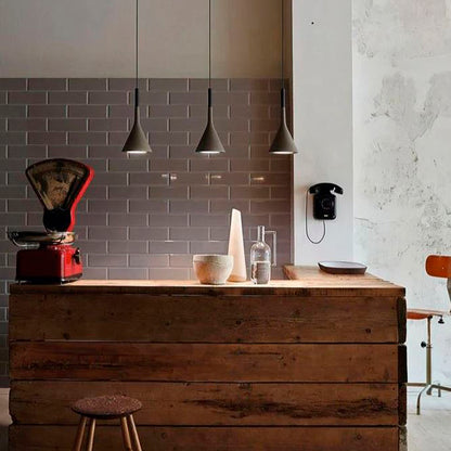 Lampada a Sospensione Aplomb Foscarini – Design Italiano in Cemento, 7 Colori Unici | Luca Nichetto